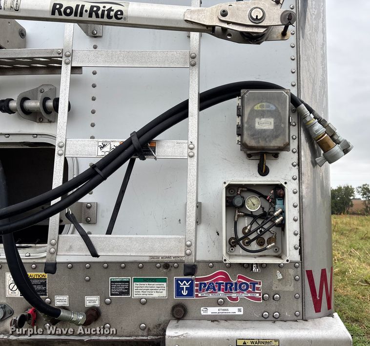 image for item ET4665 2011 Wilson DWBT-600 live bottom trailer