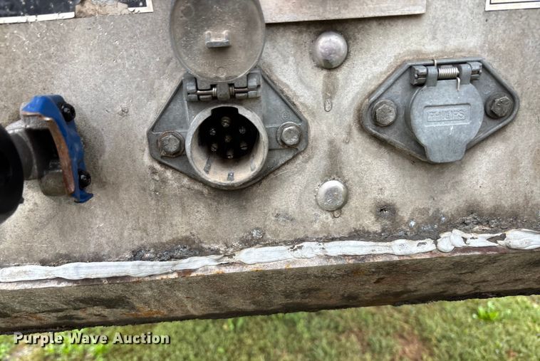 image for item ET4665 2011 Wilson DWBT-600 live bottom trailer