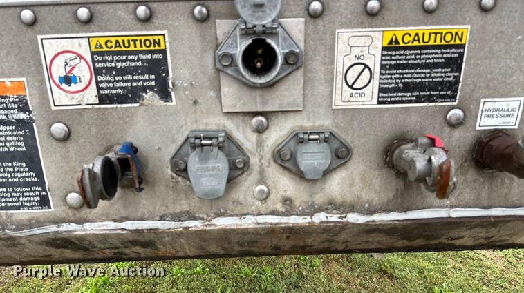 image for item ET4665 2011 Wilson DWBT-600 live bottom trailer