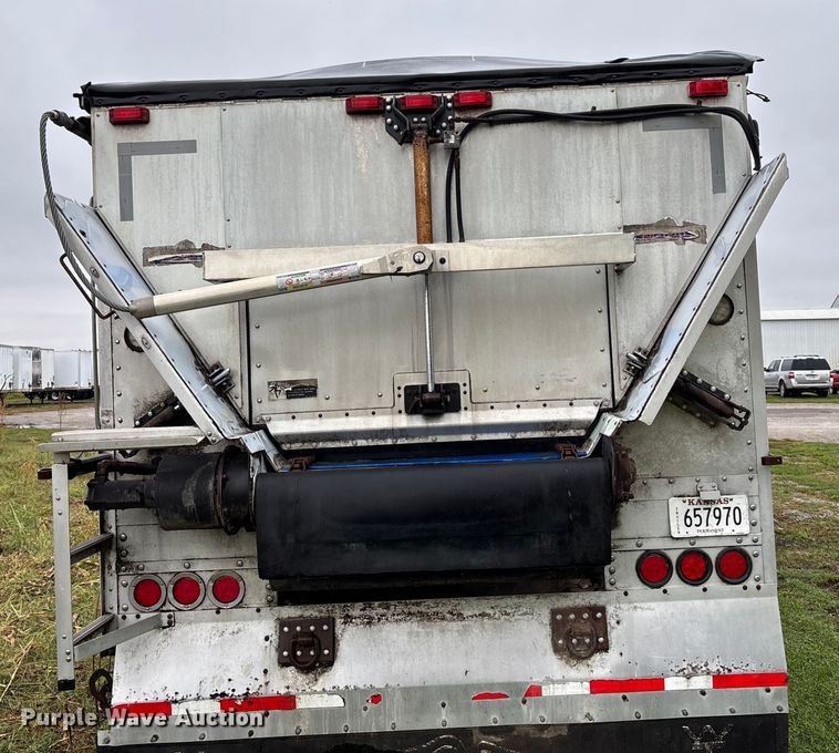 image for item ET4665 2011 Wilson DWBT-600 live bottom trailer