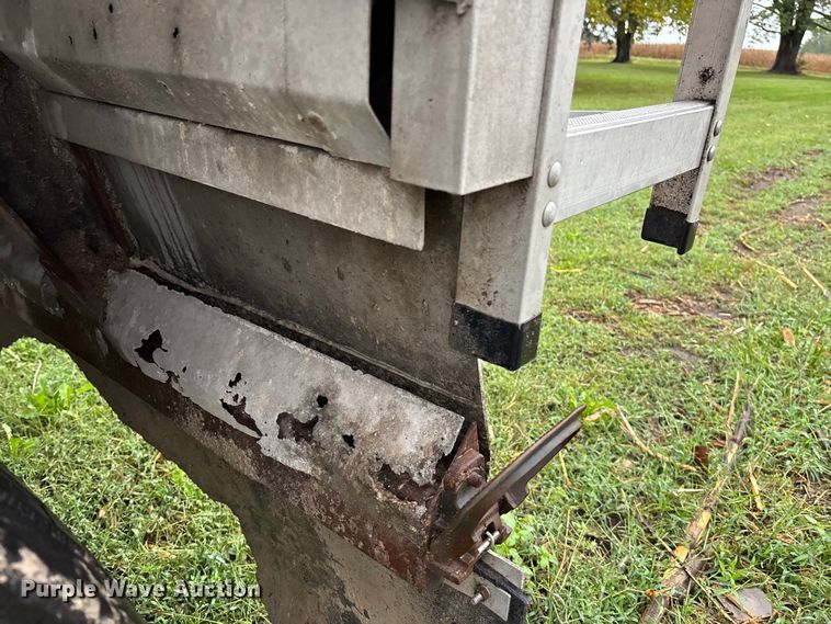 image for item ET4665 2011 Wilson DWBT-600 live bottom trailer