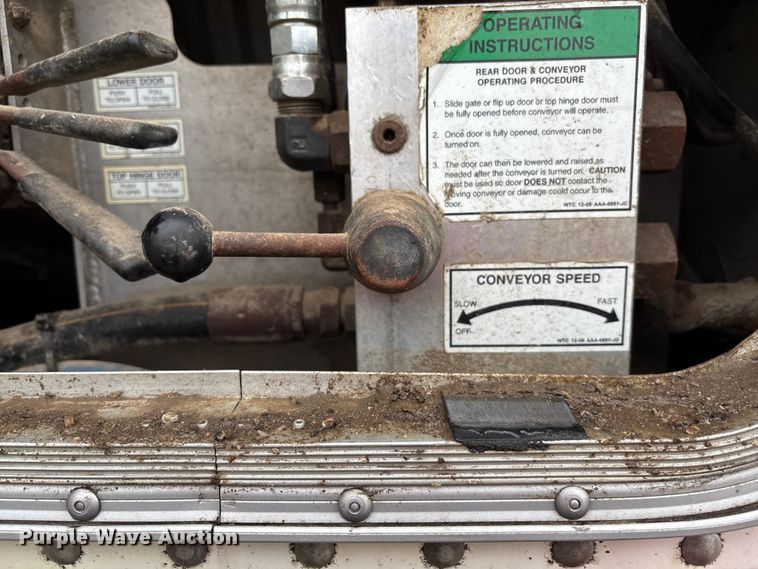 image for item ET4665 2011 Wilson DWBT-600 live bottom trailer