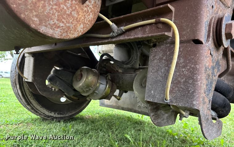 image for item ET4665 2011 Wilson DWBT-600 live bottom trailer