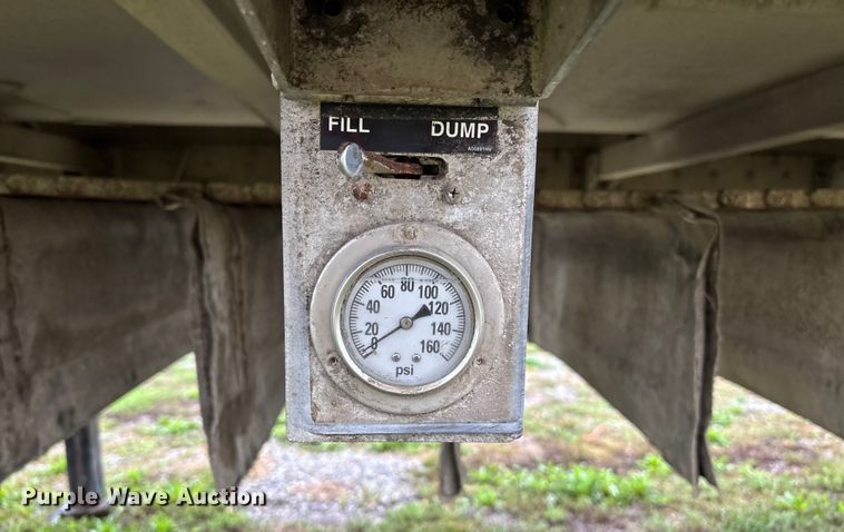 image for item ET4665 2011 Wilson DWBT-600 live bottom trailer