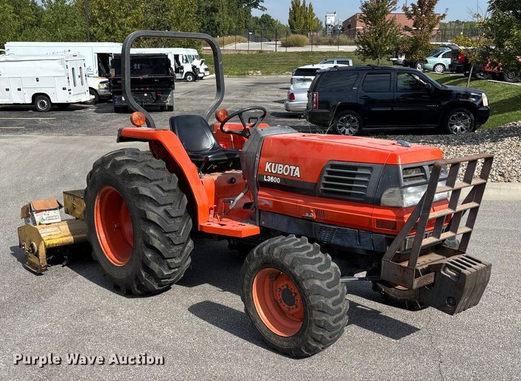 image for item ET4713 1994 Kubota L3600 MFWD tractor