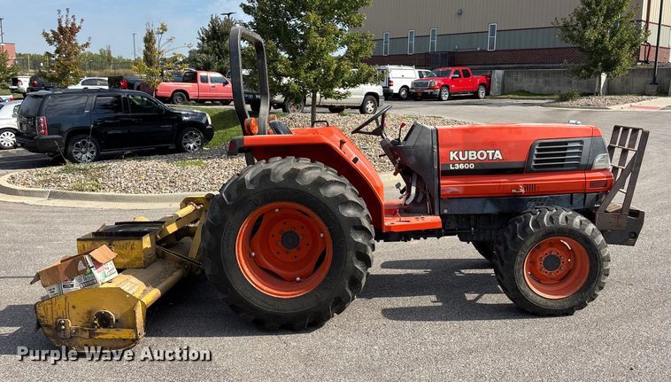 image for item ET4713 1994 Kubota L3600 MFWD tractor