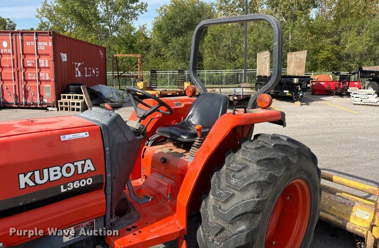 image for item ET4713 1994 Kubota L3600 MFWD tractor