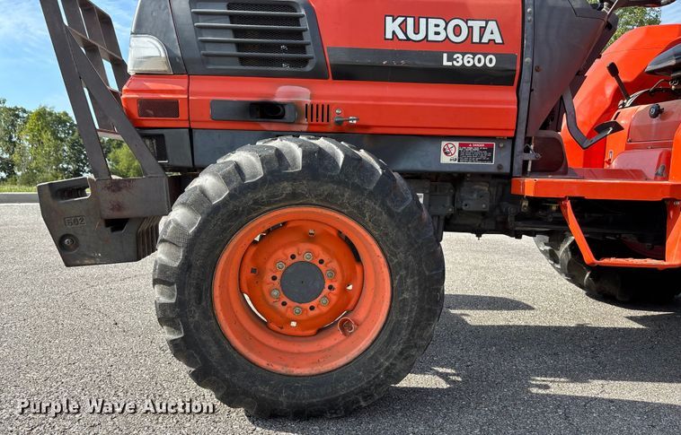 image for item ET4713 1994 Kubota L3600 MFWD tractor