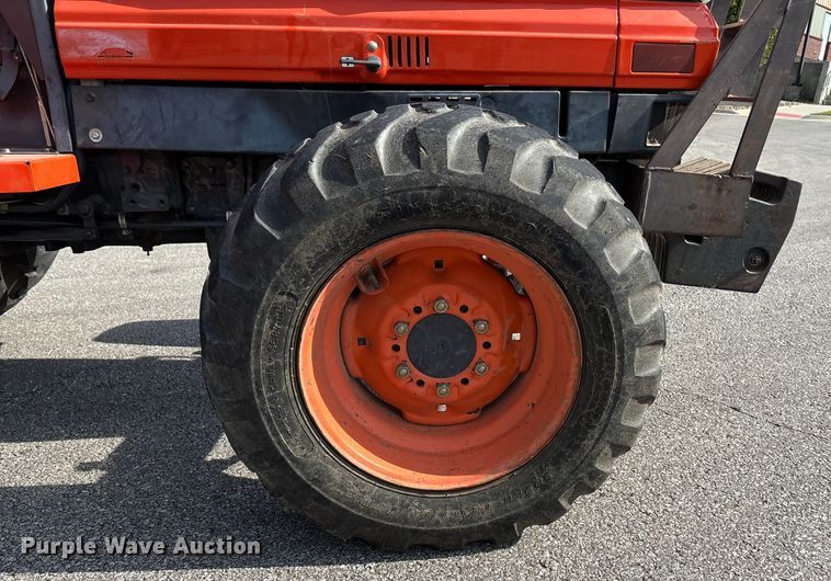 image for item ET4713 1994 Kubota L3600 MFWD tractor
