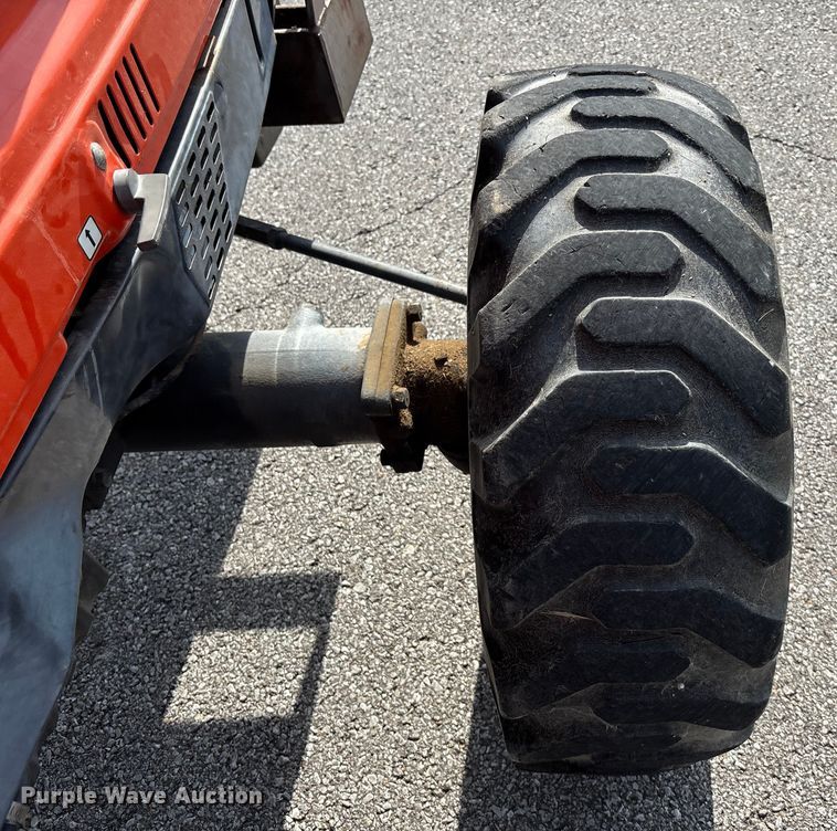 image for item ET4713 1994 Kubota L3600 MFWD tractor