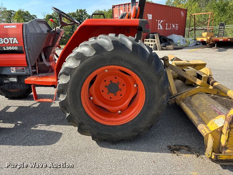 image for item ET4713 1994 Kubota L3600 MFWD tractor