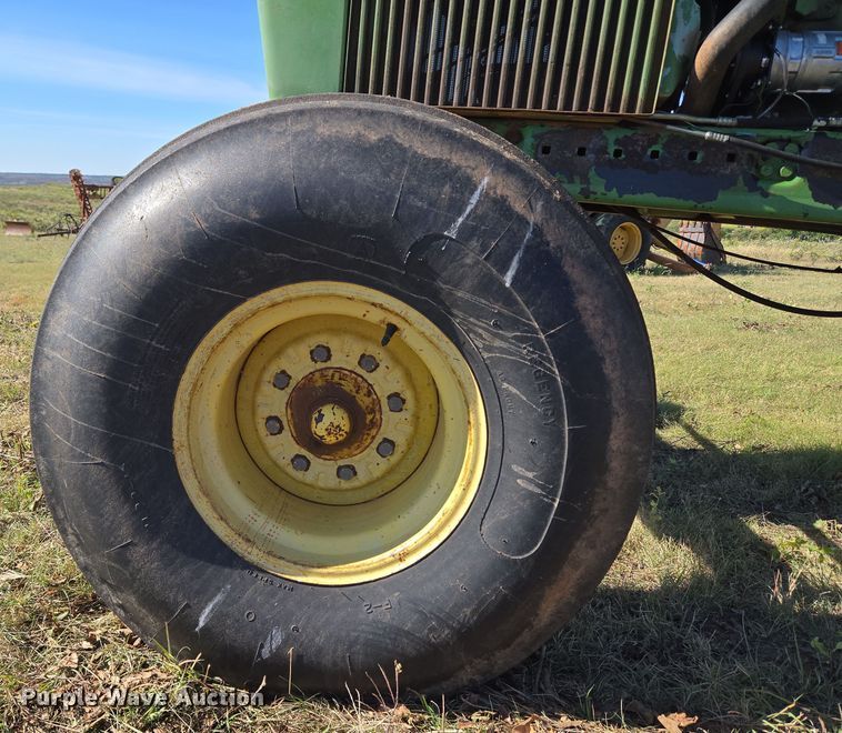 image for item EU3799 1975 John Deere 4430 tractor