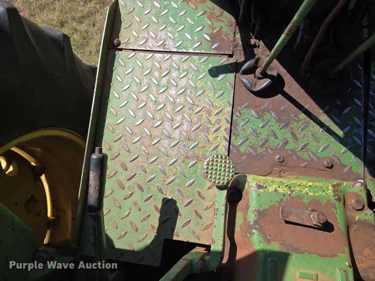 image for item EU3801 John Deere 2940 tractor