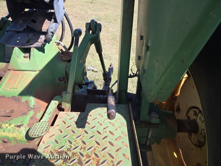 image for item EU3801 John Deere 2940 tractor