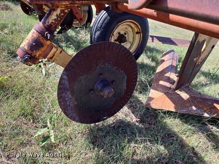 image for item EU3802 Sunflower sweep plow