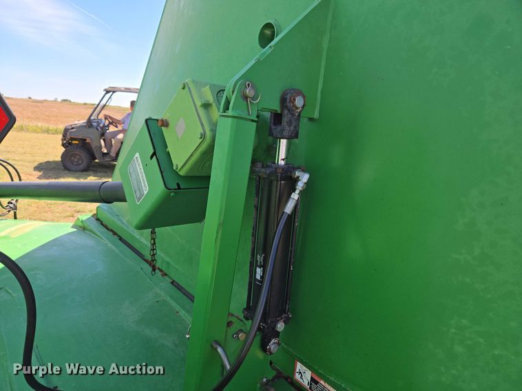 image for item EU3806 2007 John Deere HX15 batwing rotary mower