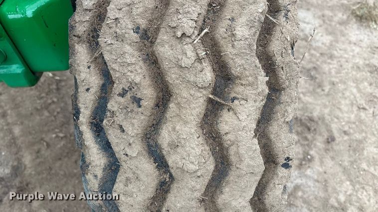 image for item EU4660 2010 John Deere 5055D tractor