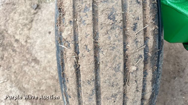 image for item EU4660 2010 John Deere 5055D tractor