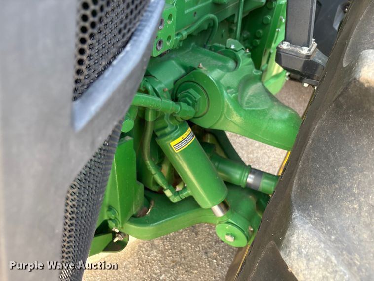 image for item EU4663 2020 John Deere 8R250 MFWD tractor