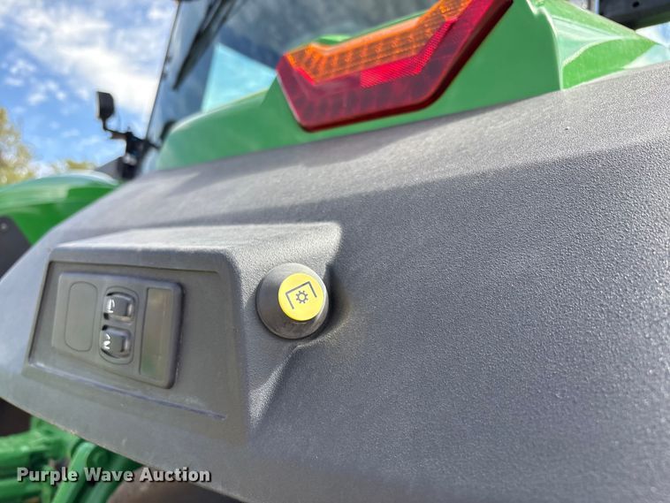 image for item EU4663 2020 John Deere 8R250 MFWD tractor