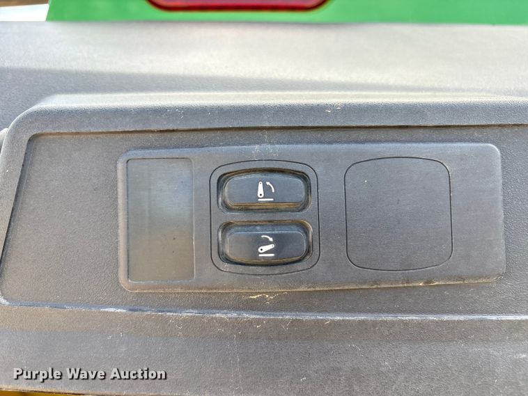 image for item EU4663 2020 John Deere 8R250 MFWD tractor