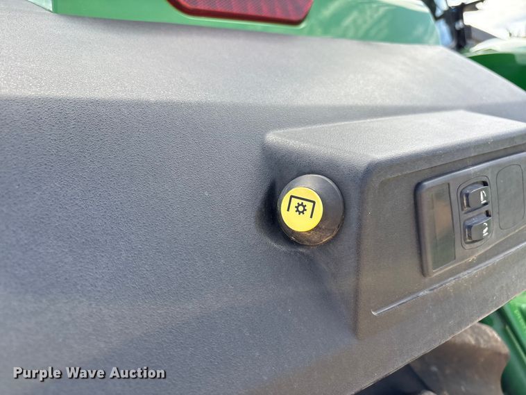 image for item EU4663 2020 John Deere 8R250 MFWD tractor