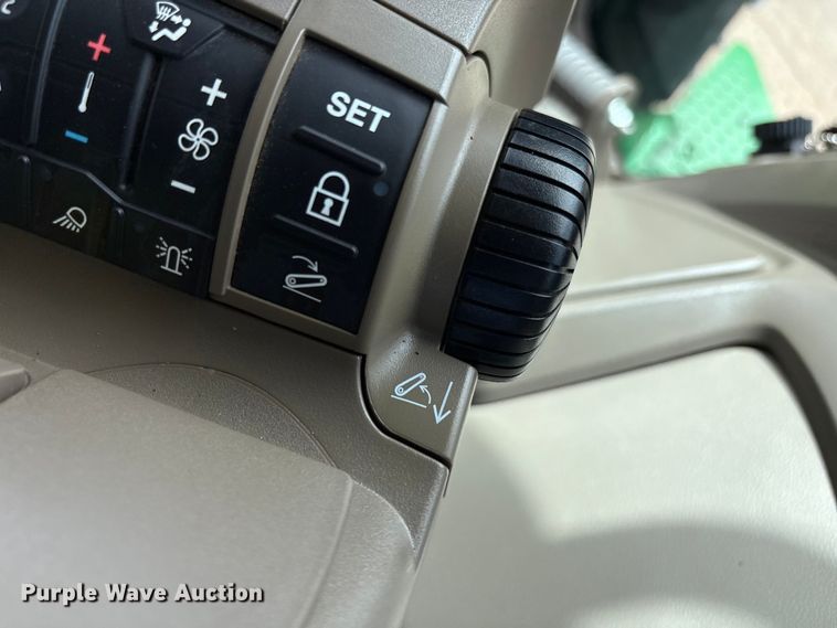 image for item EU4663 2020 John Deere 8R250 MFWD tractor