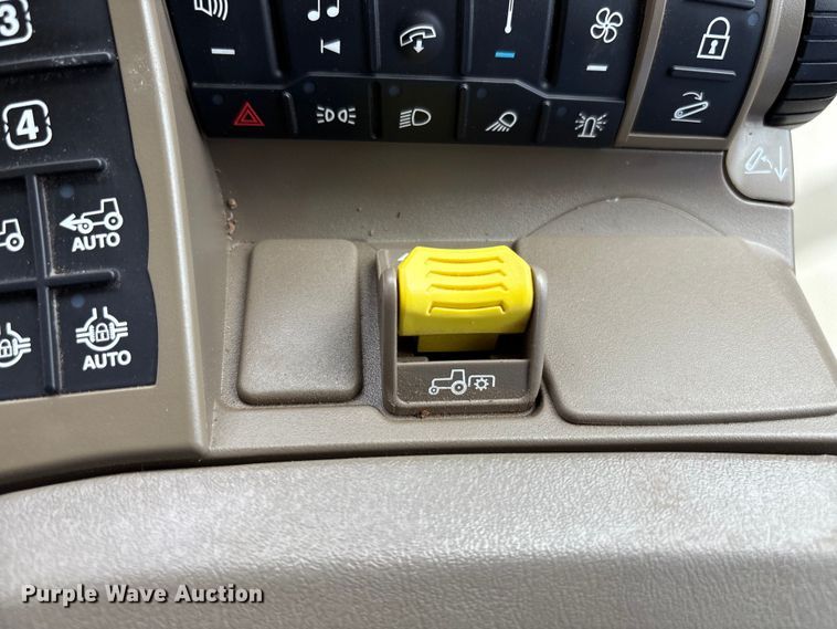 image for item EU4663 2020 John Deere 8R250 MFWD tractor