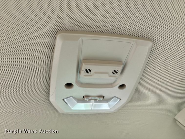 image for item EU4663 2020 John Deere 8R250 MFWD tractor