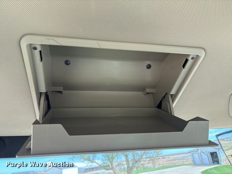 image for item EU4663 2020 John Deere 8R250 MFWD tractor