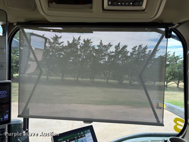 image for item EU4663 2020 John Deere 8R250 MFWD tractor