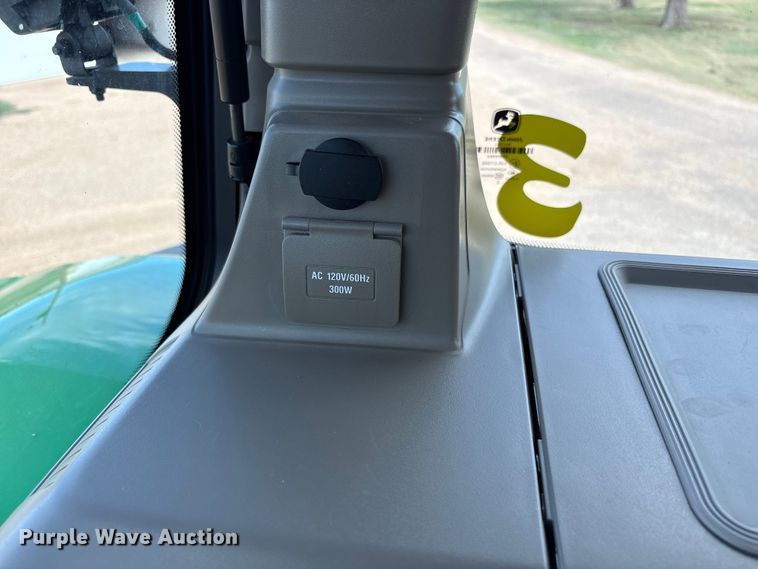 image for item EU4663 2020 John Deere 8R250 MFWD tractor