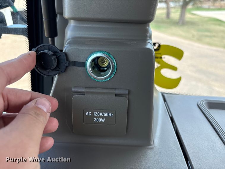 image for item EU4663 2020 John Deere 8R250 MFWD tractor