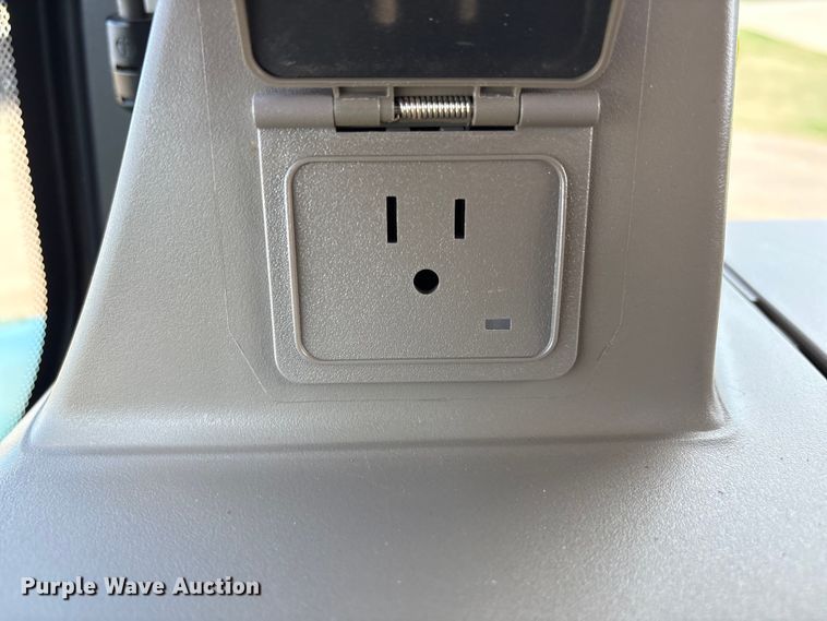 image for item EU4663 2020 John Deere 8R250 MFWD tractor