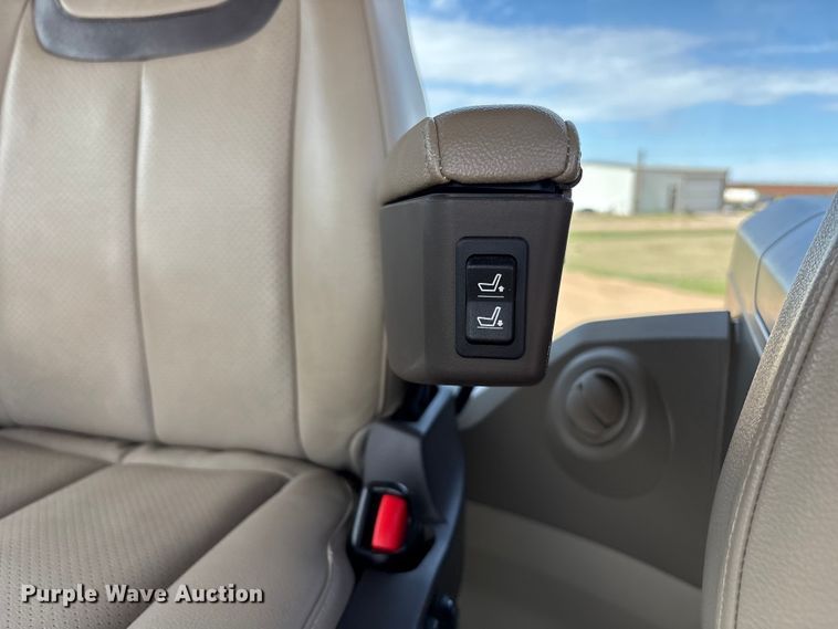 image for item EU4663 2020 John Deere 8R250 MFWD tractor