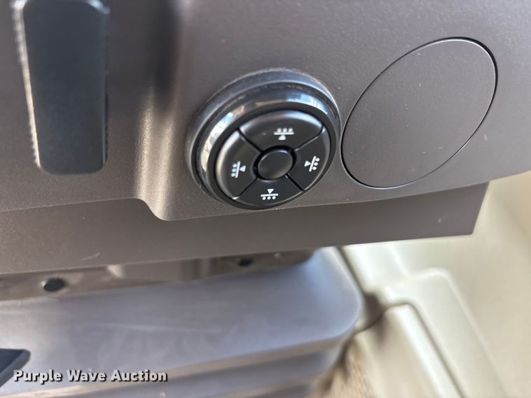 image for item EU4663 2020 John Deere 8R250 MFWD tractor