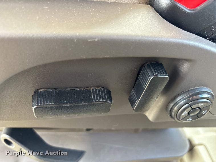 image for item EU4663 2020 John Deere 8R250 MFWD tractor