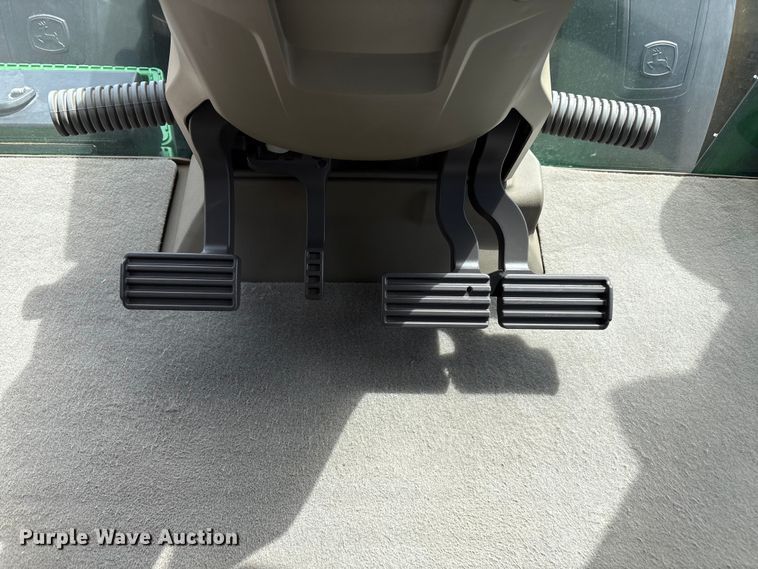 image for item EU4663 2020 John Deere 8R250 MFWD tractor