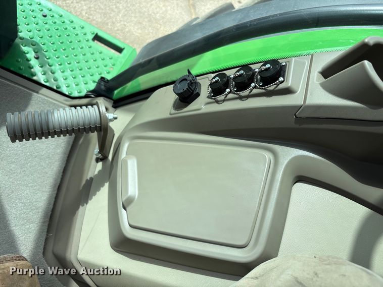 image for item EU4663 2020 John Deere 8R250 MFWD tractor