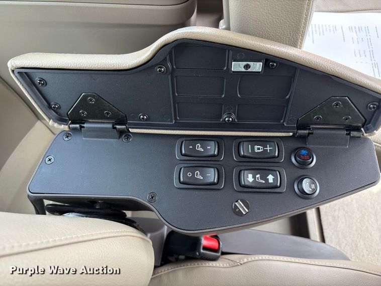 image for item EU4663 2020 John Deere 8R250 MFWD tractor