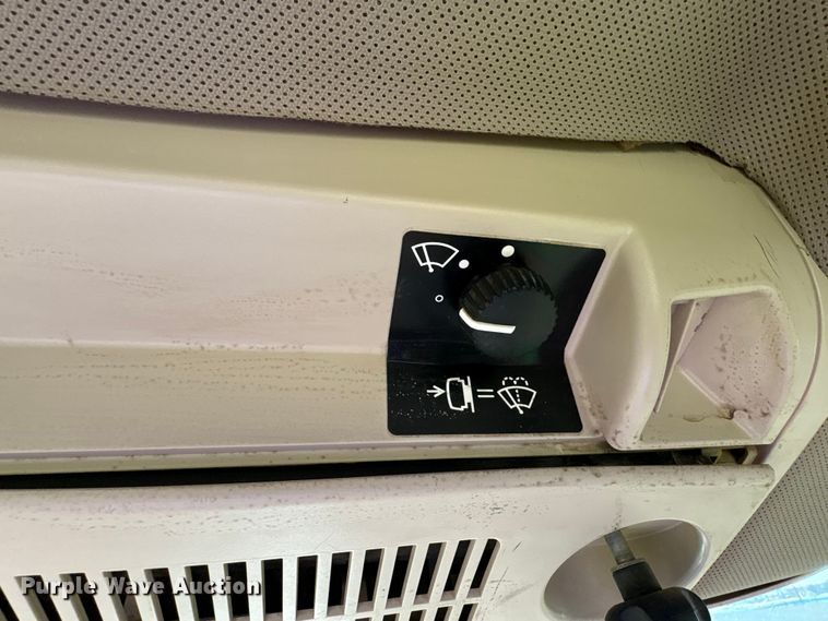 image for item EU4665 2005 John Deere 6415 tractor