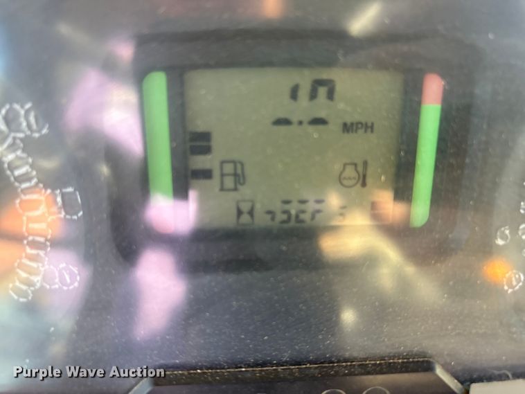 image for item EU4665 2005 John Deere 6415 tractor