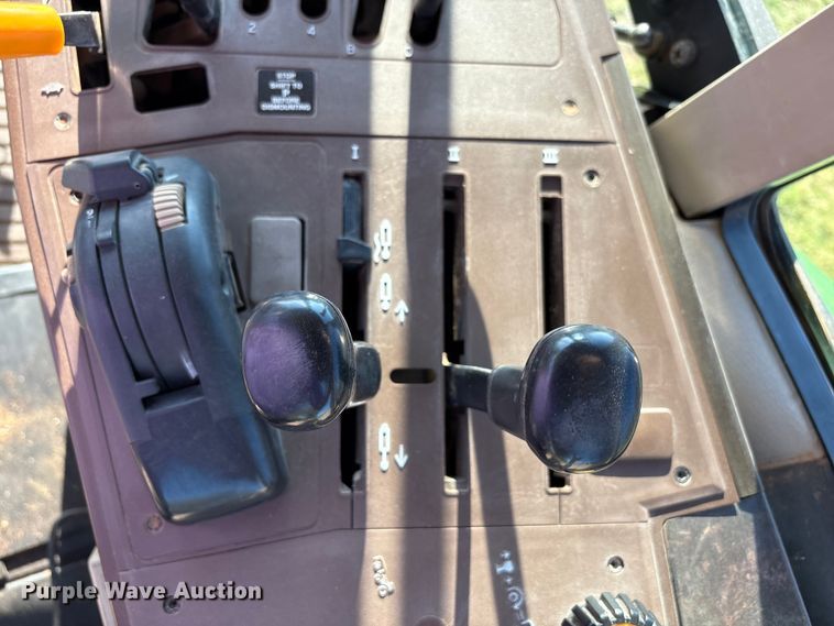 image for item EU4665 2005 John Deere 6415 tractor