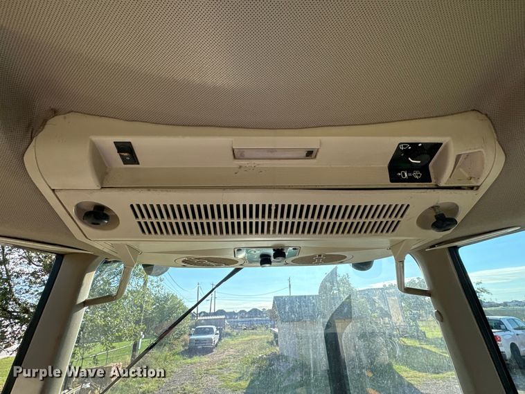 image for item EU4665 2005 John Deere 6415 tractor