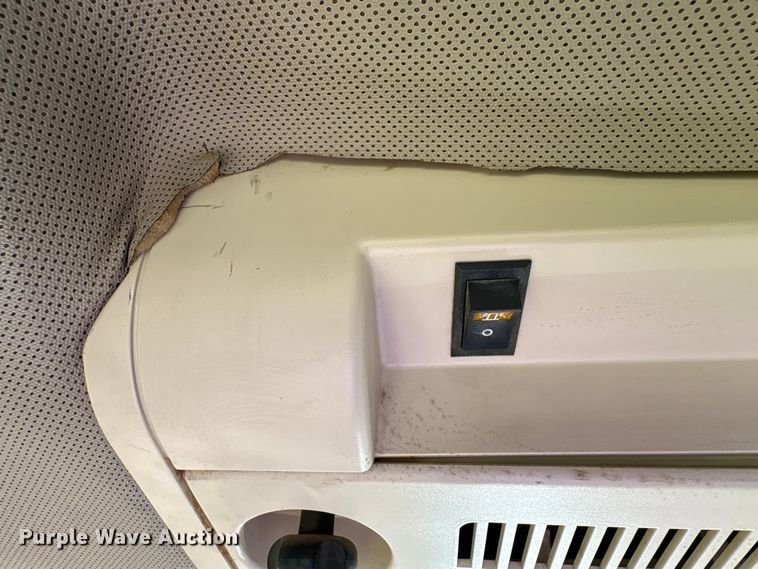 image for item EU4665 2005 John Deere 6415 tractor