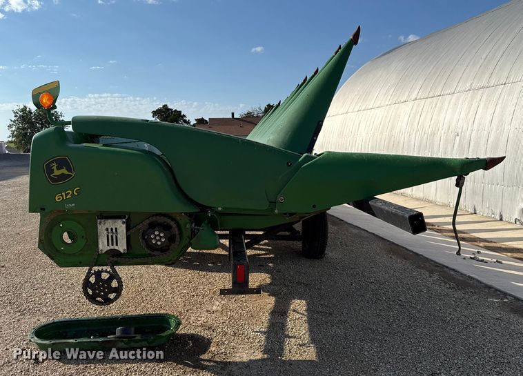 image for item EU5018 2017 John Deere 612C corn head