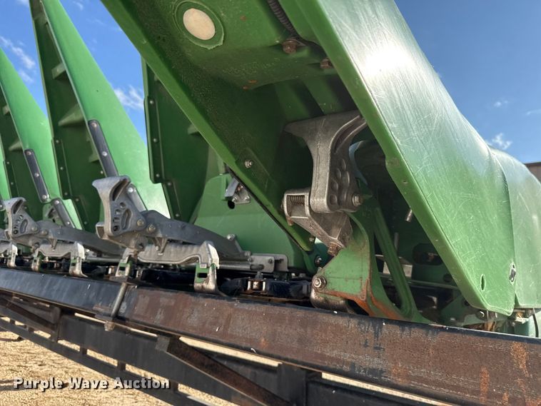 image for item EU5018 2017 John Deere 612C corn head