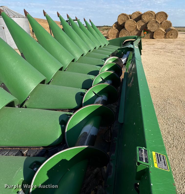 image for item EU5018 2017 John Deere 612C corn head