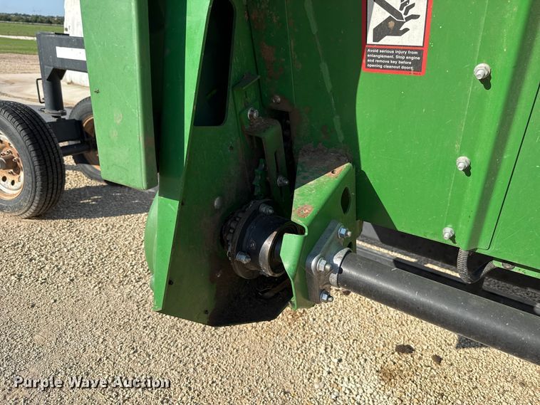 image for item EU5018 2017 John Deere 612C corn head