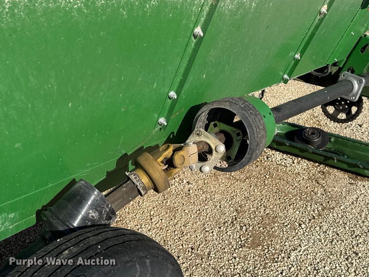 image for item EU5018 2017 John Deere 612C corn head